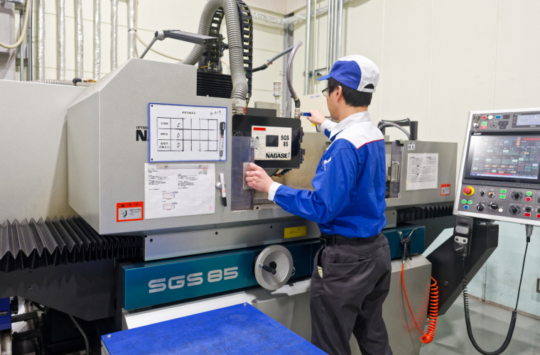 高精度平面研削盤